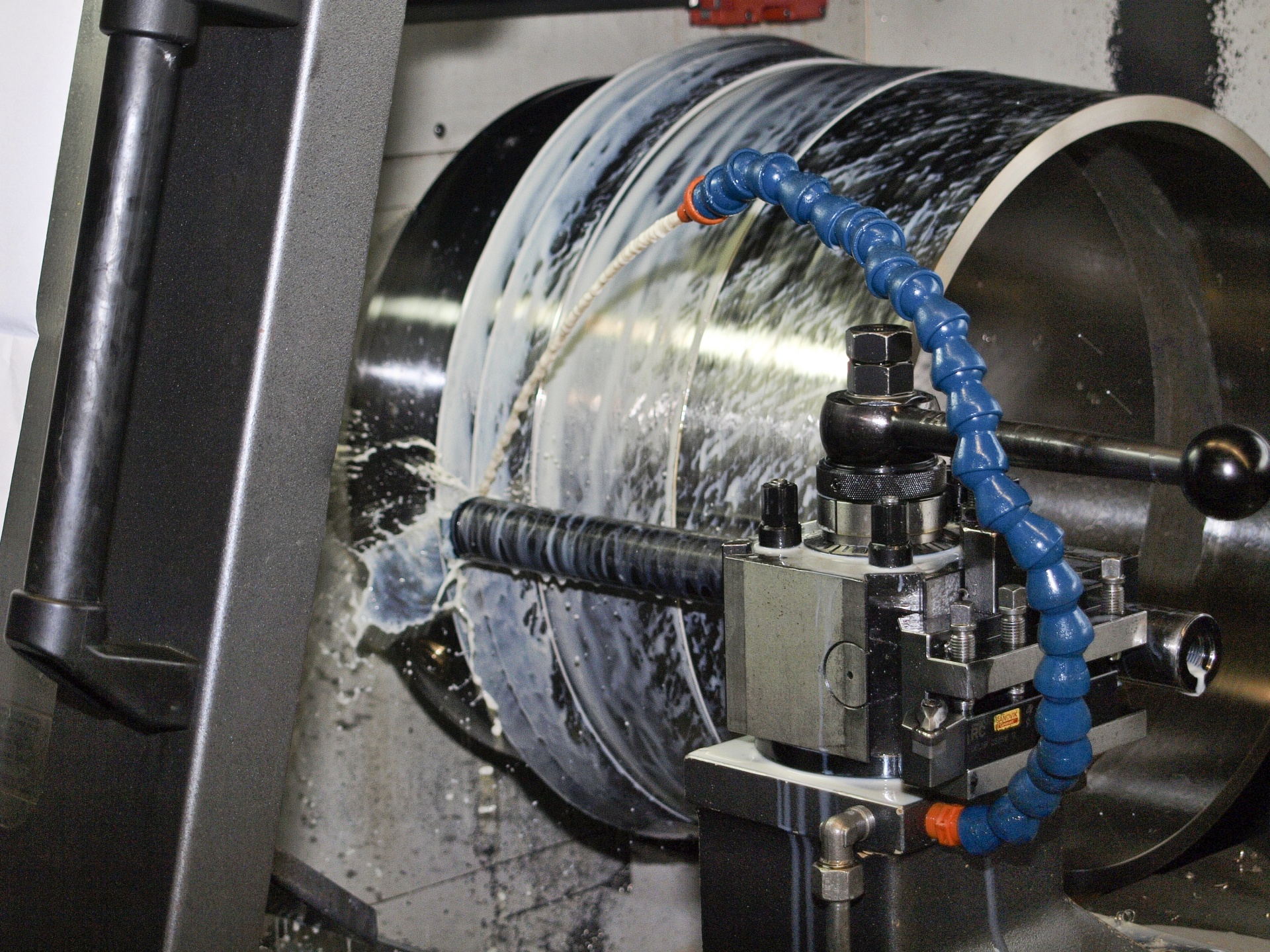 Precision lathe operations at Fluidline