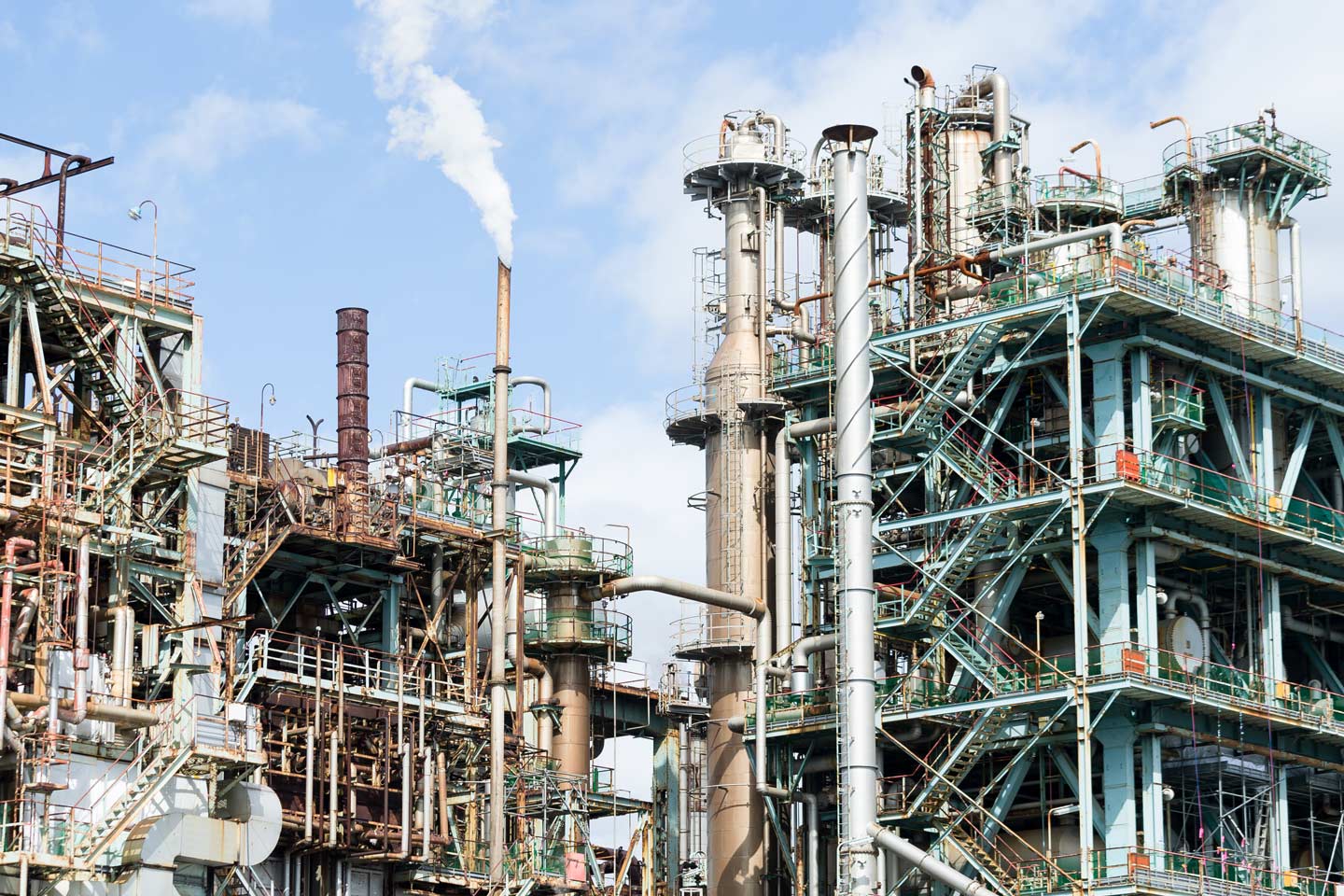 Heavy process plant operating around the clock